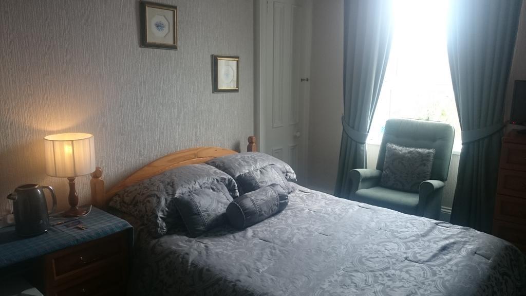 Crawfords Guest House Питерхед Экстерьер фото