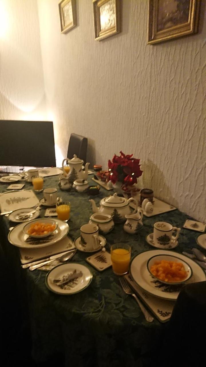 Crawfords Guest House Питерхед Экстерьер фото